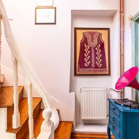 Charming Bright Rustic 2bd2bath Balat Pad! #349 *