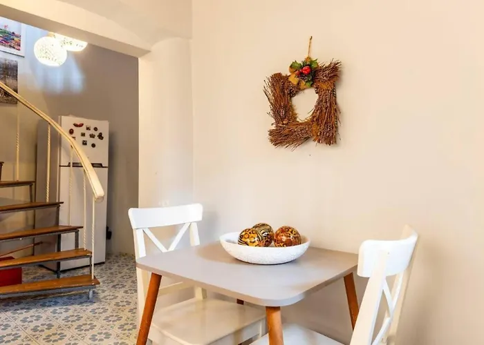 Charming Bright Rustic 2bd2bath Balat Pad! #349 *