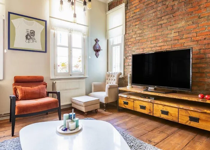 Charming Bright Rustic 2bd2bath Balat Pad! #349 *