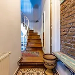 Charming Bright Rustic 2bd2bath Balat Pad! #349 بيت للعطل اسطنبول
