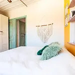 Charming Bright Rustic 2bd2bath Balat Pad! #349 * اسطنبول