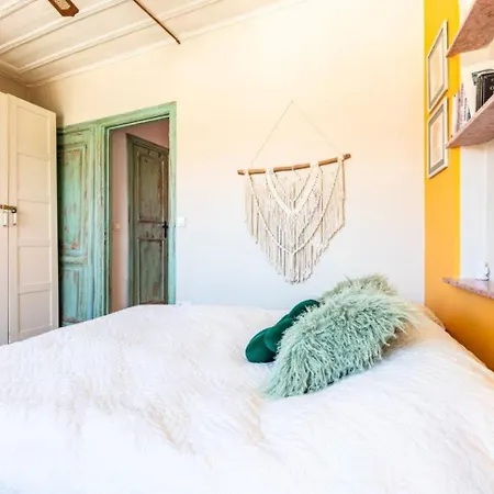 Charming Bright Rustic 2bd2bath Balat Pad! #349 * Stambuł